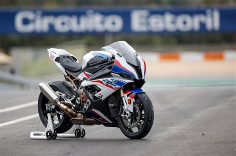 First ride: 2020 BMW S1000RR - Canada Moto Guide