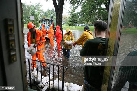 113 Sandbagging Flood Stock Photos, High-Res Pictures, and Images ...