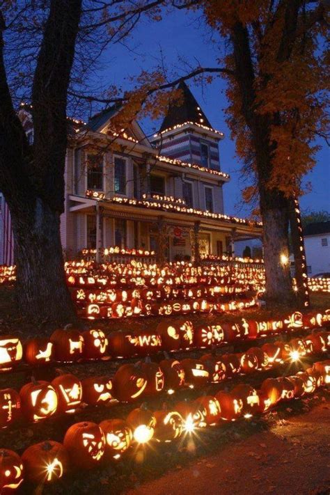 33 Halloween Decorations That Will Remind You You're Already Late - Ftw ...