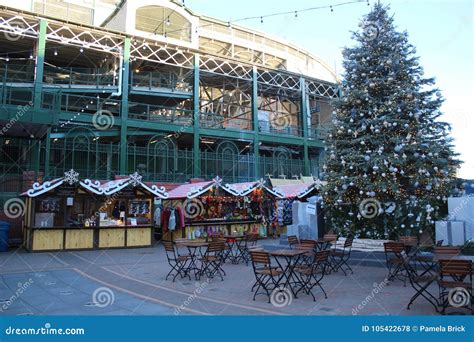 Christmas Decorations at Park at Wrigley, Chicago Cubs Wrigley Field ...