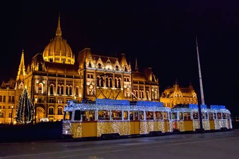 Budapest (Hungary): CHRISTMAS LIGHTS