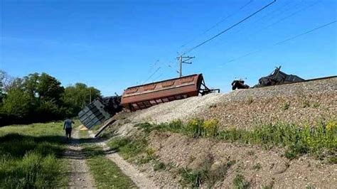 Russia Restores Rail Traffic on Controversial Crimean Bridge - The ...