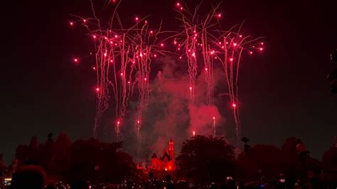 PHOTOS, VIDEO: Short but Sweet Star Wars: Celebrate the Nite Fireworks ...