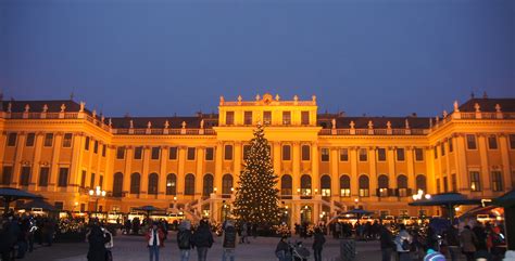 Schonbrunn Palace at Christmas - 2011 (photo by Peggy Mooney ...