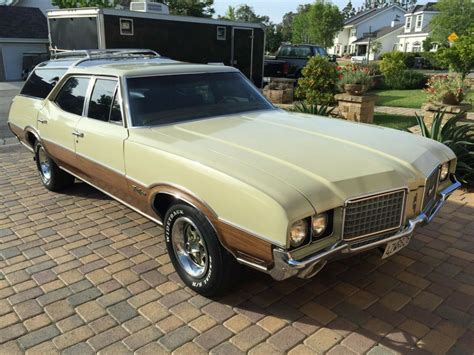 65k Original Miles: 1972 Oldsmobile Vista Cruiser | Barn Finds