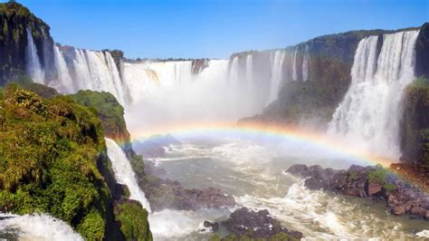 Misiones: las aguas de la tierra colorada