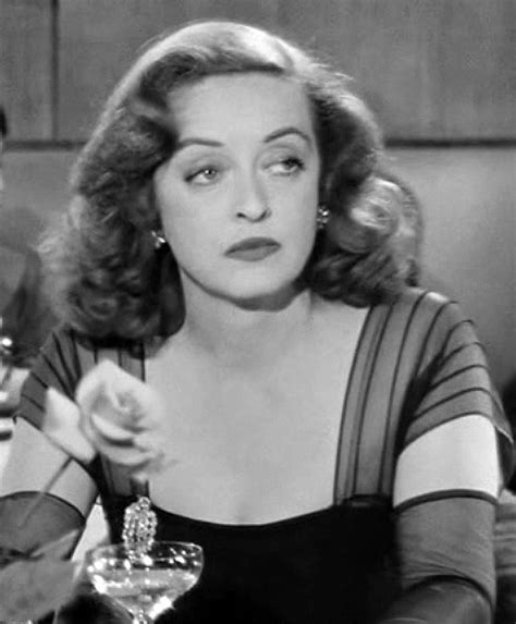 File:Bette Davis in All About Eve trailer.jpg - Wikimedia Commons
