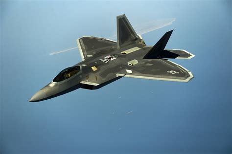 F22 Raptor flying over the ocean at the U.S coast [4928×3280 ...