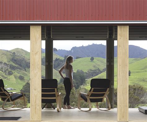 New Zealand tramping huts inspired the design of this getaway near Tairua