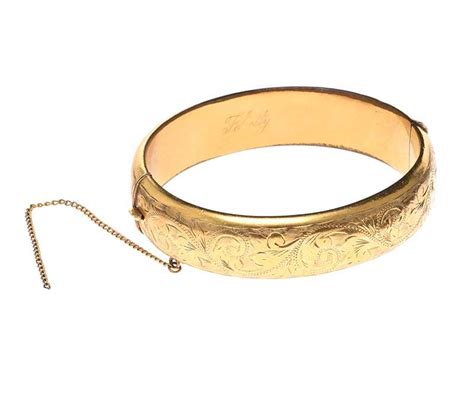 9CT GOLD ENGRAVED BANGLE