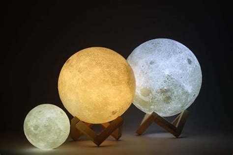 3D Printed Moon LED Mood Lamp | Gadgetsin