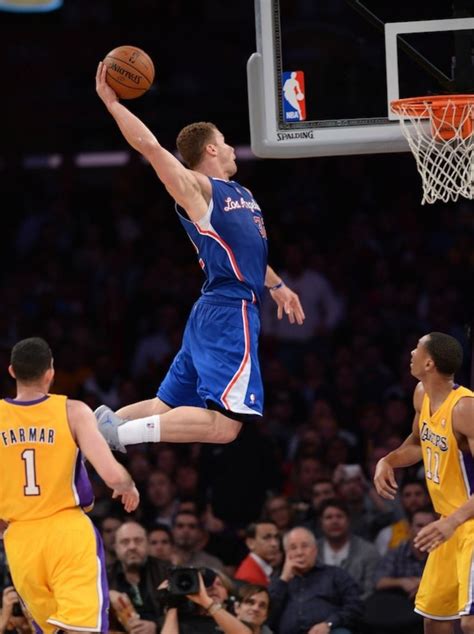 Blake Griffin crushing slam dunk flying like Superman vs the Lakers ...