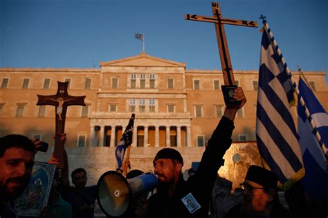 Violence at Syntagma Square anti-vax protests - Neos Kosmos