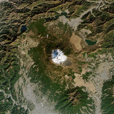 Satelit NASA Ungkap Salju yang Hilang di Gunung Fuji | Republika Online