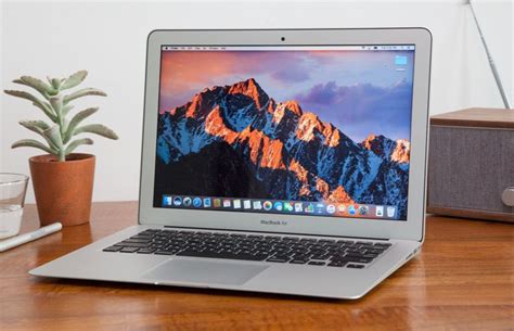 Apple MacBook Air (13-inch, 2017) Review: It's Still Good | Laptop Mag