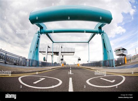 Cardiff Barrage, Cardiff Bay Stock Photo - Alamy