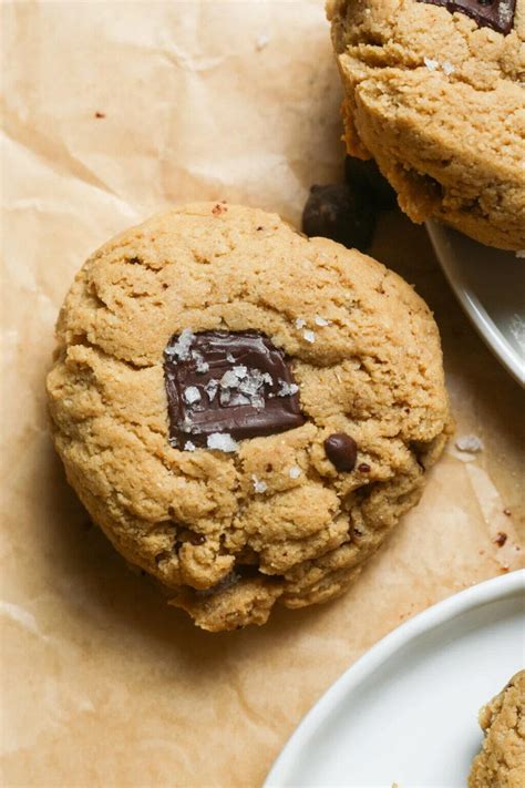 Paleo Chocolate Chip Cookies | TheBestDessertRecipes.com