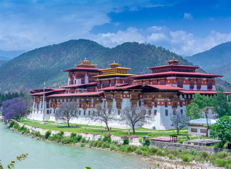 10 Best Tourist Places to Visit in Bhutan - Bhutan Tourism