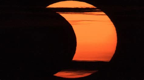 Look up for a partial annular solar eclipse in Nashville - NASHtoday