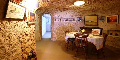 Inside Coober Pedy, Australia's underground town - Business Insider