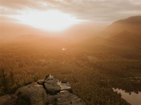 Rattlesnake Ledge Sunrise Engagement Session | Breanna Plus Kevin