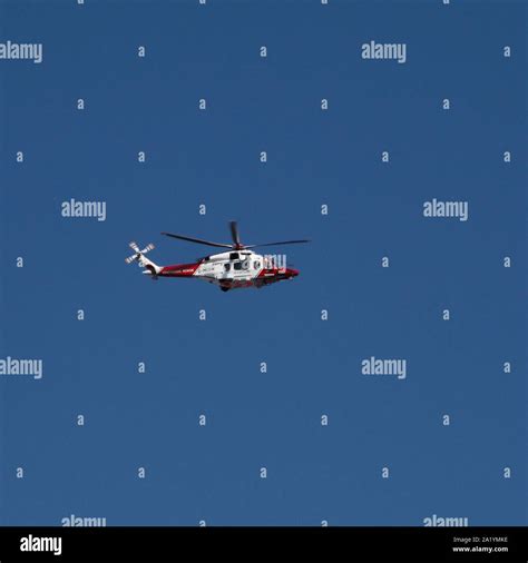 Hm coastguard helicopter hi-res stock photography and images - Alamy