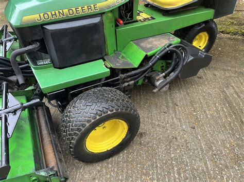 John Deere 2653 A Ride On Cylinder Mower triple sit on compact cricket ...