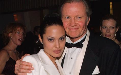 Jon Voight And Angelina Jolie Relationship - luzamorefe