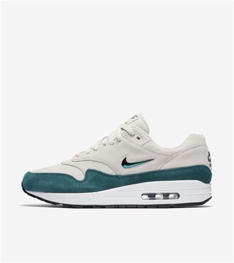 Nike Air Max 1 Premium 'Emerald Green'. Nike SNKRS LU