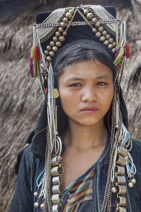 16 Captivating Pictures Of Hill Tribes In Laos | Laos, Portrait, Beauty