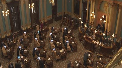 Michigan legislature returns with evenly split House of Representatives ...