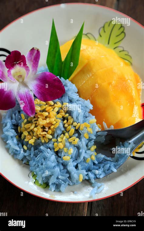 Mango sticky rice, Thai Farm Cooking School, near Chiang Mai, Thailand Stock Photo - Alamy