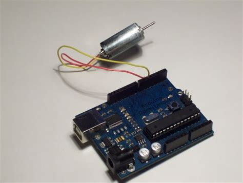 Simple 2-way motor control for the arduino