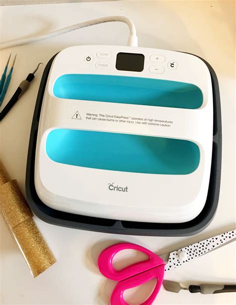 Cricut EasyPress Review (and a Beginner Tutorial) - Silhouette School