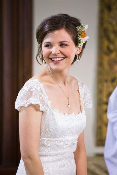 ginnfer Goodwin wedding dress from ramona and beezus | Short hair styles, Hair styles, Ramona ...