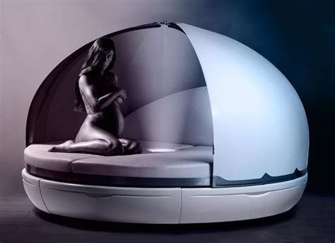 Multimedia Zero daybed rotates 360° to protect from sun and wind Futuristic Bed, Futuristic ...