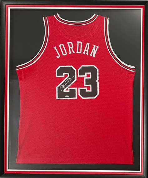 Lot Detail - Michael Jordan Signed Chicago Bulls Jersey in Framed Display – Upper Deck Authenticated