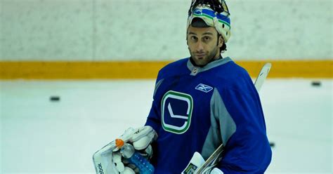 Vancouver Canucks goalie Roberto Luongo on the road to recovery ...