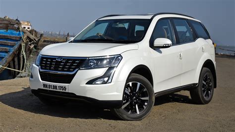 Mahindra XUV 500 2018 W9 AT Exterior Car Photos - Overdrive