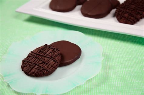 Homemade Thin Mints Recipe | Bakepedia