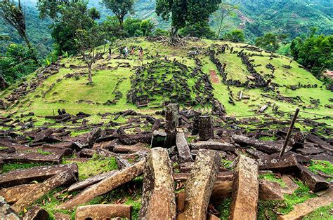 Gunung Padang: The Oldest Pyramid in the World? - Historic Mysteries