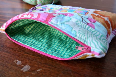 Lined zipper pouch tutorial with zipper tabs sewn in | Sew Cute!! | Pinterest | Pouch tutorial ...