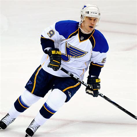 Former NHL player Paul Kariya announces retirement after post-concussion symptoms