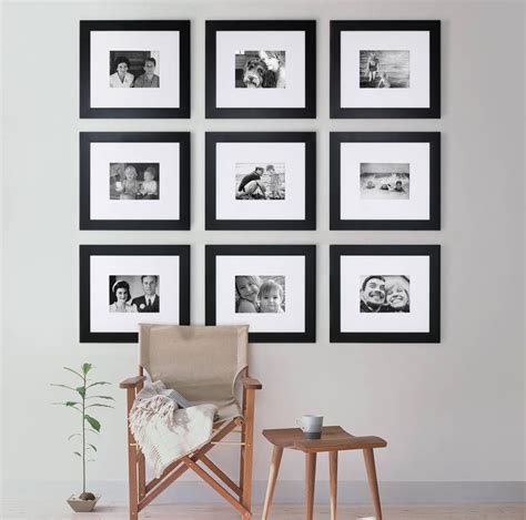 picture frame collection wall - Google Search | Ide dekorasi dinding ruang tamu, Dekorasi ...