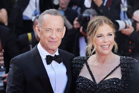 Tom Hanks' Wife Rita Wilson Addresses Red Carpet 'Scolding' - Parade