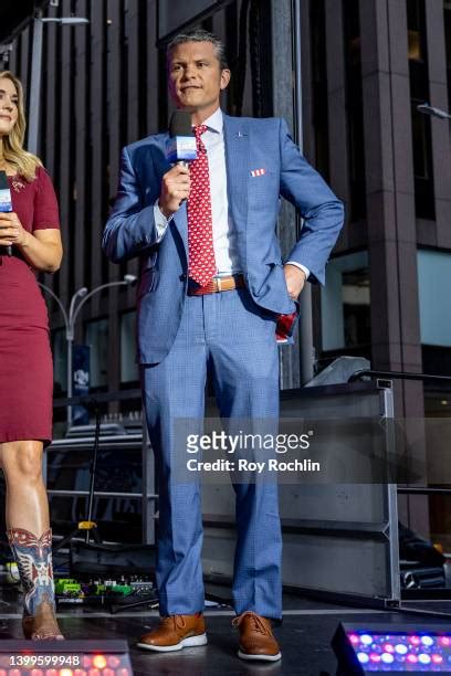 Pete Hegseth Photos and Premium High Res Pictures - Getty Images