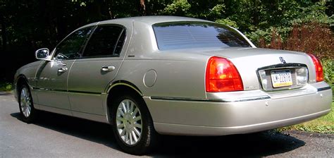 Lincoln Town Car Signature Series: Photos, Reviews, News, Specs, Buy car