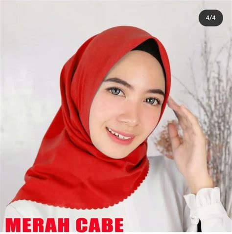 Jual PREMIUM Hijab Segiempat Bellasquare Laser Cut - Merah di Seller Pasar Helm - Menanggal ...