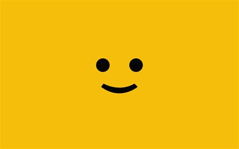 Free Wallpapers - Happy Face Yellow wallpaper