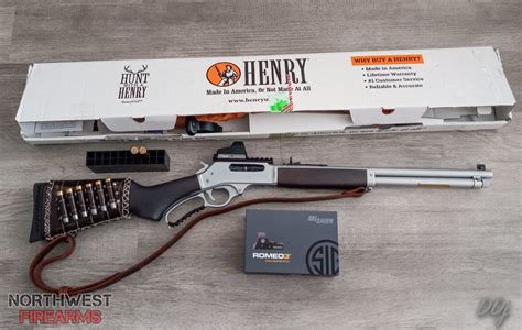 Henry 45-70 Gov Lever Action Rifle (Model A010AW) w/ SigSauer Romeo 3 Red Dot (10 Months Old ...